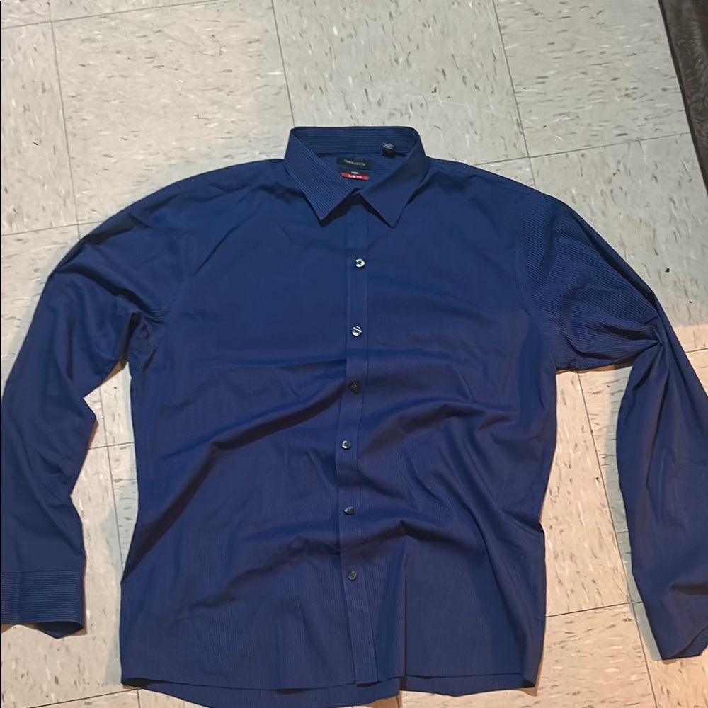 Van Heusen Blue Dress Shirt Classic Style